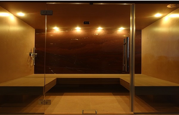 Bagno turco con mosaici in oro